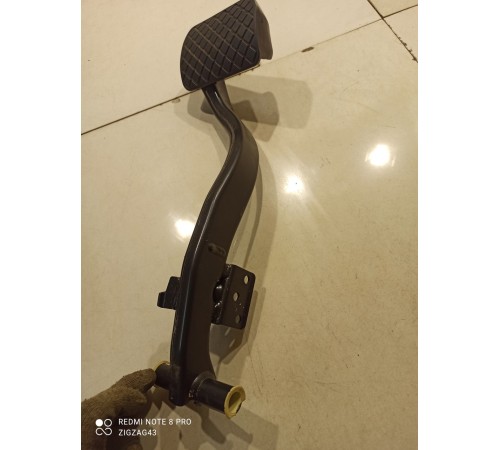 Педаль тормоза