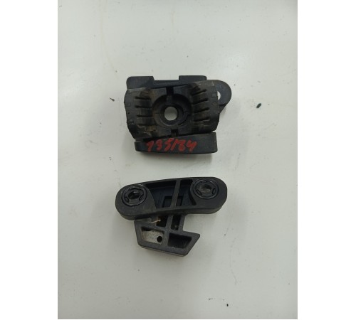 Отбойник двери крышки багажника левый