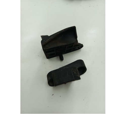 Отбойник двери крышки багажника левый