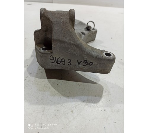 Кронштейн генератора