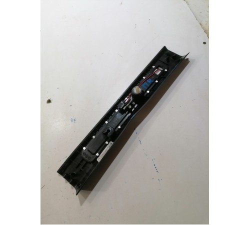 Накладка порога передняя правая внутренняя