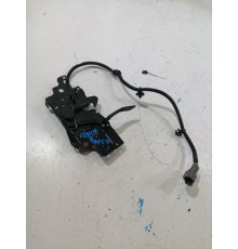 Замок капота