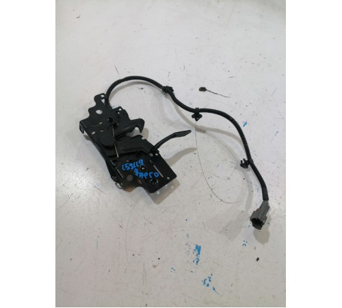 Замок капота