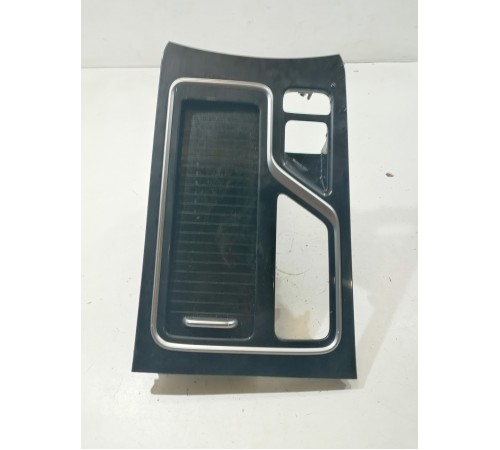 Декоративная накладка центральной консоли