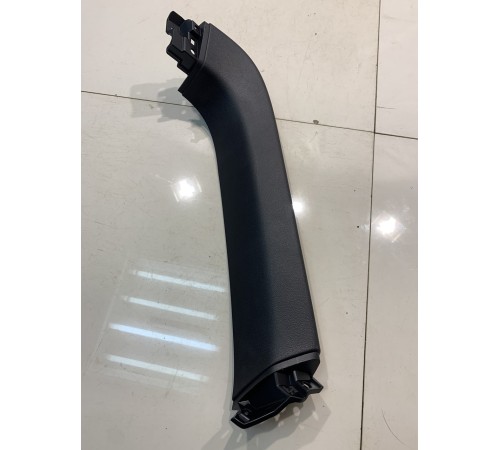 Обшивка двери багажника (левая)