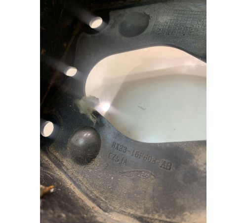 Кронштейн(передняя,правая)