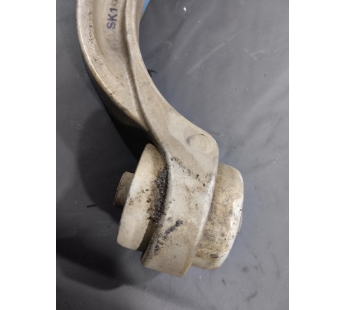 Рычаг подвески (передний левый)