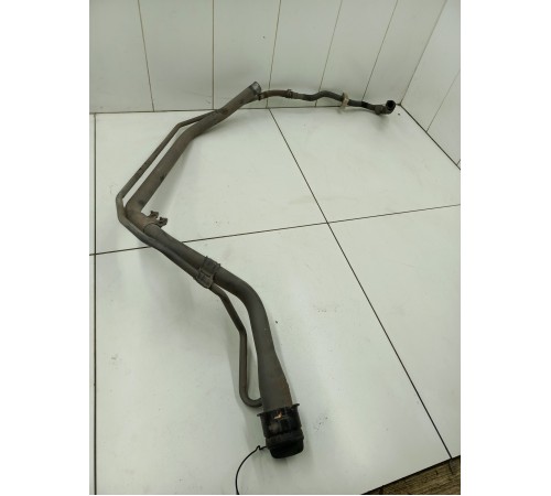 Горловина топливного бака