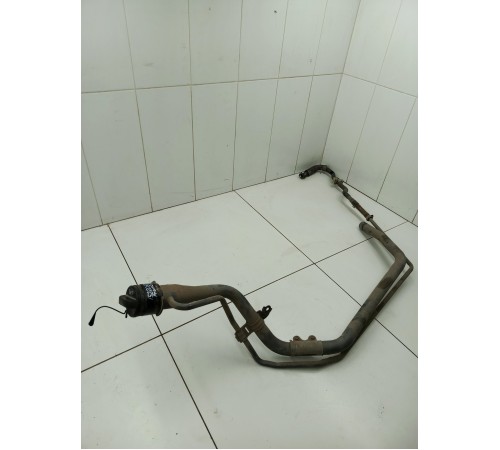 Горловина топливного бака