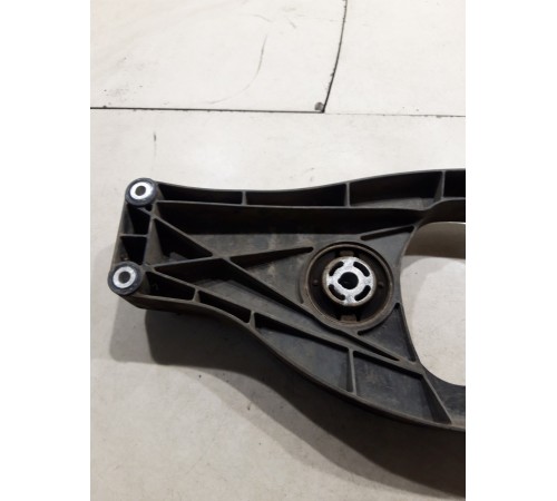 Кронштейн заднего редуктора