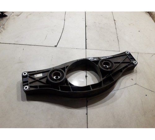 Кронштейн заднего редуктора