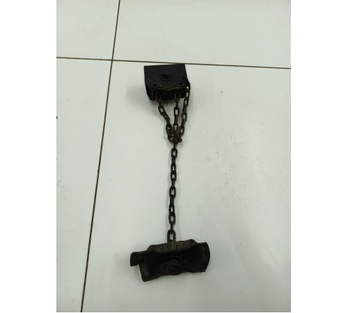 Механизм крепления запасного колеса