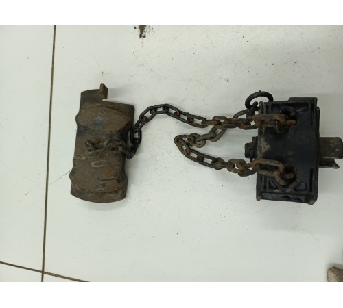 Механизм крепления запасного колеса