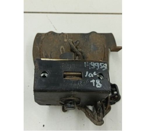 Механизм крепления запасного колеса