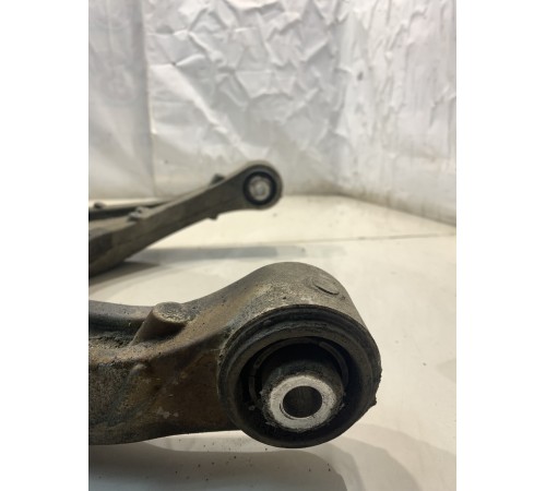 Рычаг подвески (задний, правый)