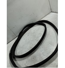 Уплотнитель двери передний правый