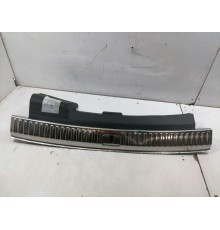 Накладка задней панели, замка багажника