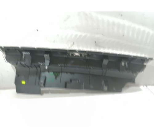 Накладка задней панели, замка багажника