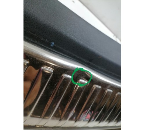 Накладка задней панели, замка багажника