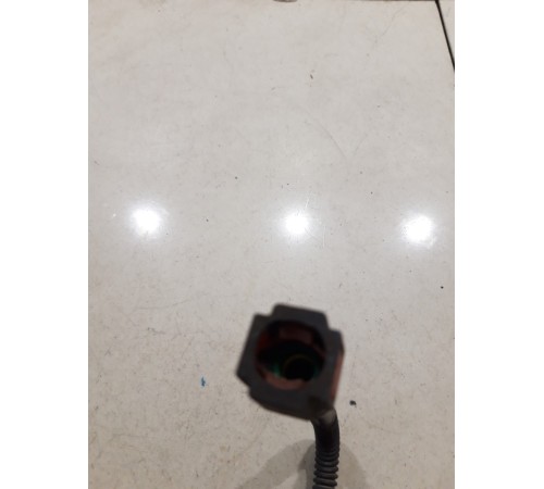 Датчик абсолютного давления с трубкой абсорбера топливных паров