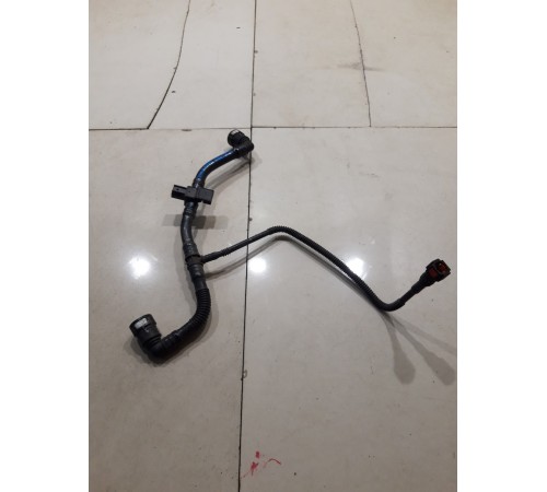 Датчик абсолютного давления с трубкой абсорбера топливных паров