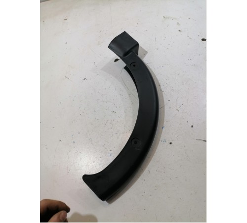 Накладка петли багажника левая