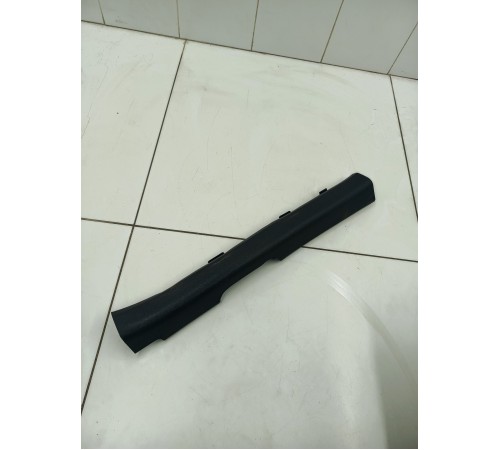 Накладка порога передняя левая