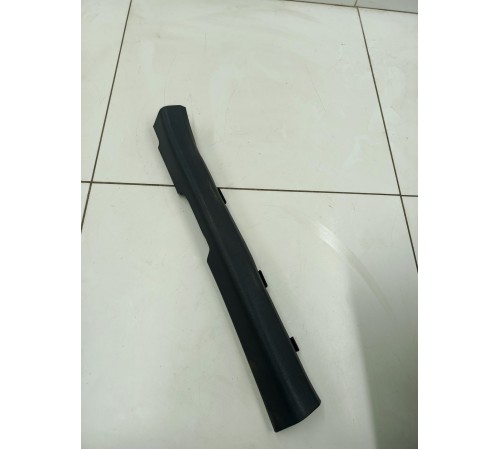 Накладка порога передняя левая