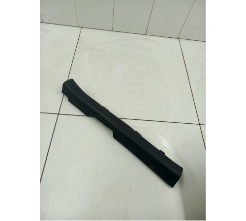 Накладка порога передняя левая