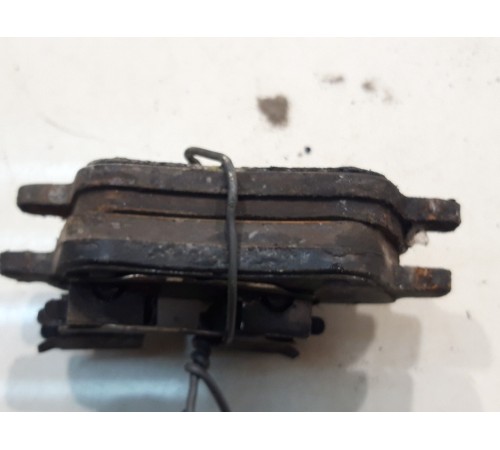 Тормозные колодки (задние правые)