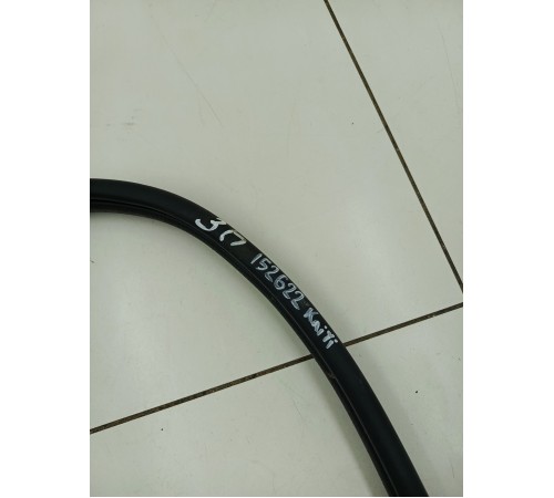 Уплотнитель двери задний правый