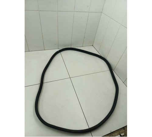 Уплотнитель двери задний правый