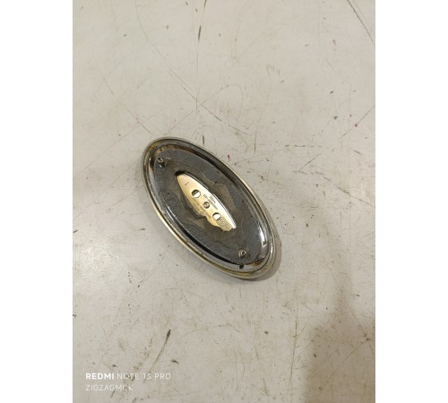 Эмблема капота