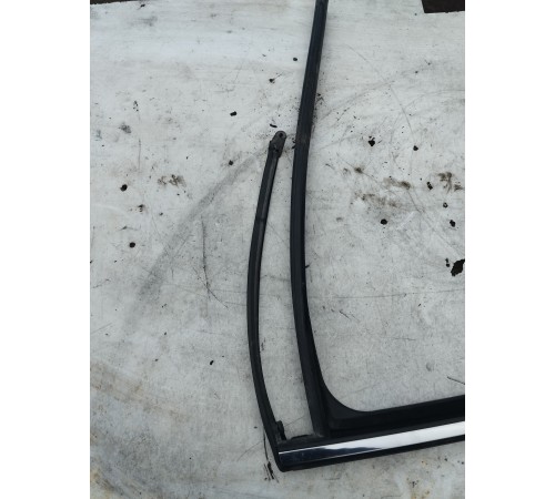 Уплотнитель стекла двери задний правый