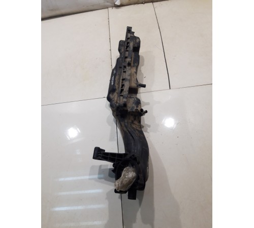 Впускной коллектор (правый)