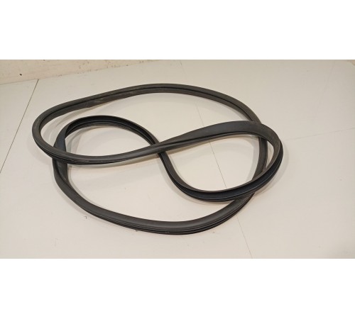 Уплотнитель двери задней правой