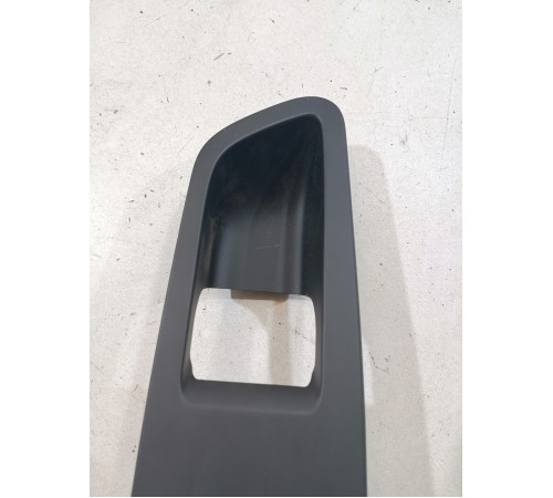 Кнопка стеклоподъёмника передняя правая