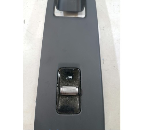 Кнопка стеклоподъёмника передняя правая