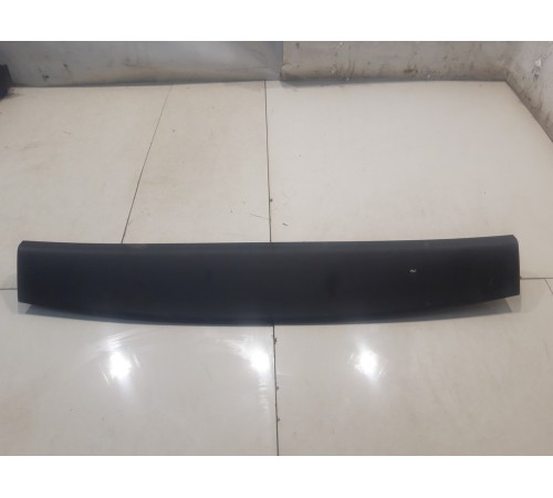 Обшивка крышки багажника