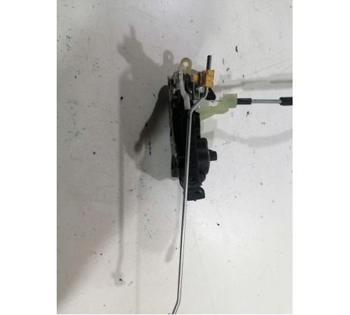 Замок двери передний левый