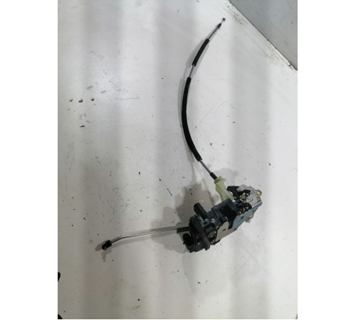 Замок двери передний левый