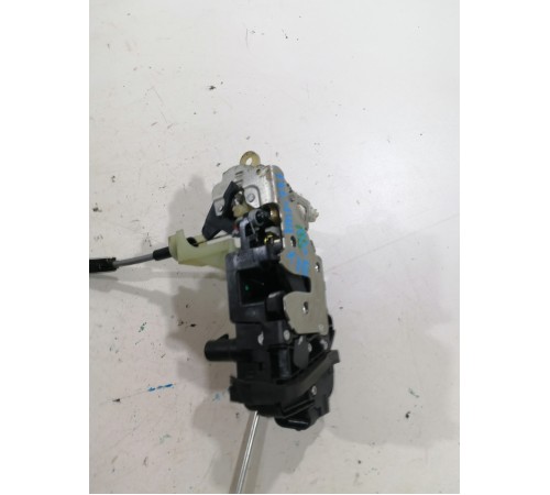 Замок двери передний левый