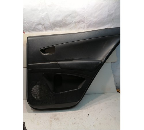 Обшивка двери задняя правая