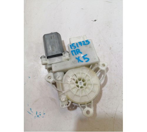 Моторчик стеклоподъемника передний правый