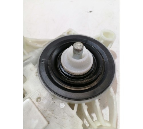 Моторчик стеклоподъемника передний правый