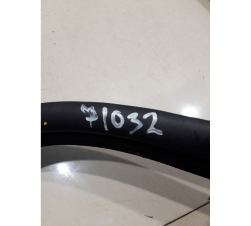 Уплотнитель двери (задний, правый)