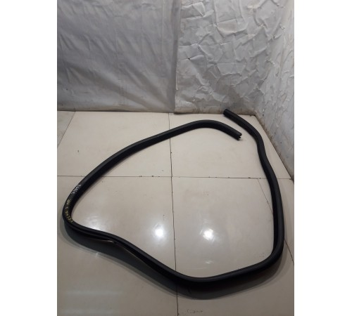 Уплотнитель двери (задний, правый)