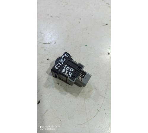 Кнопка корректировки света фар