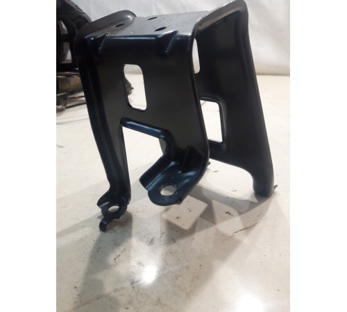 Кронштейн центральной консоли