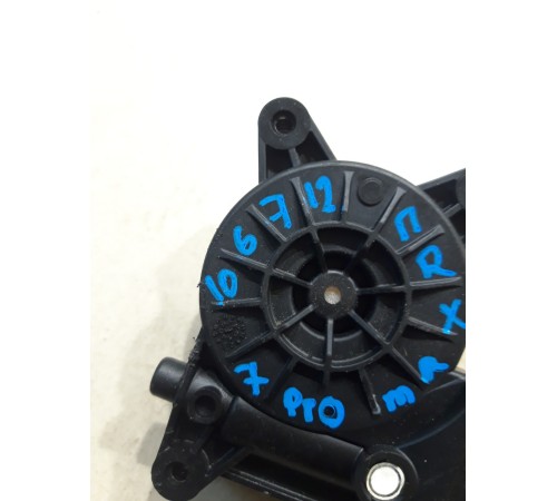 Моторчик стеклоподъемника (передний правый)